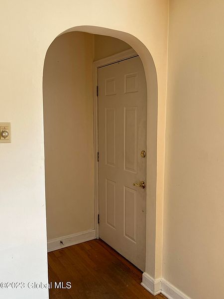 4th image of 313 Elder Street