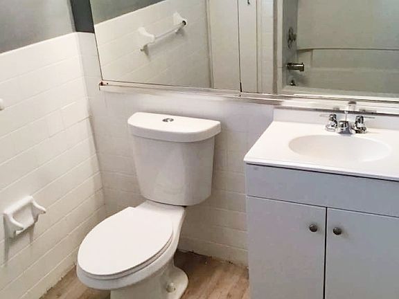 5th image of 2133 W 101st St