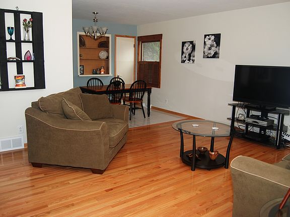 Spacious living room