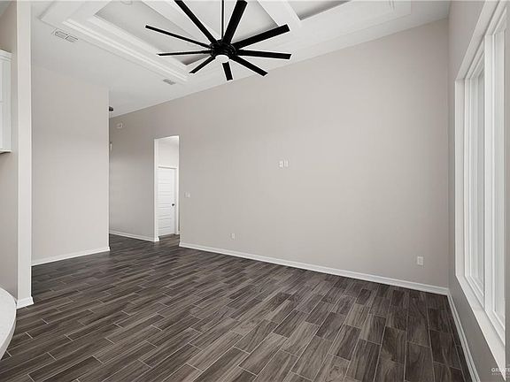 3rd image of 5102 Mission St