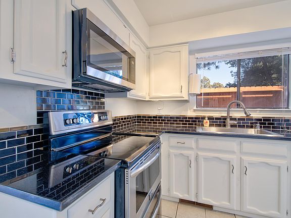 5th image of 1101 Bernalillo Ct SE