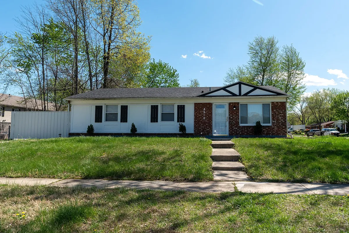 Building Photo - 8918 Elmcreek Dr