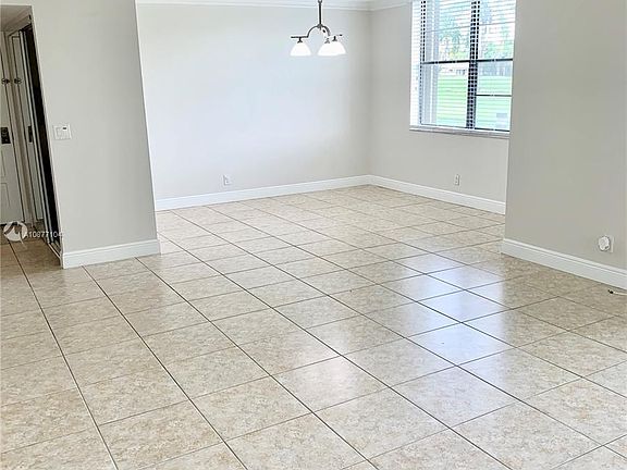 5th image of 3900 N Hills Dr APT 115