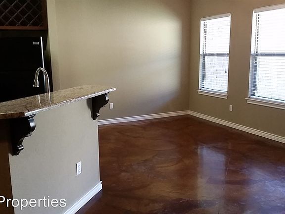 4th image of 607 Fieldstone Dr