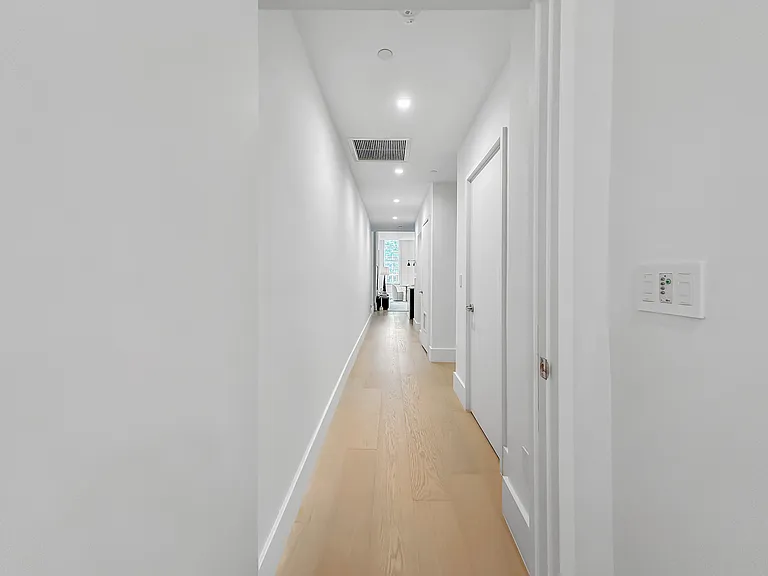 504 La Guardia Pl #2 — Photo 10