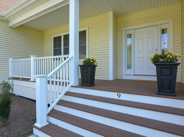 9 Blue Heron Dr, Rehoboth, MA 02769