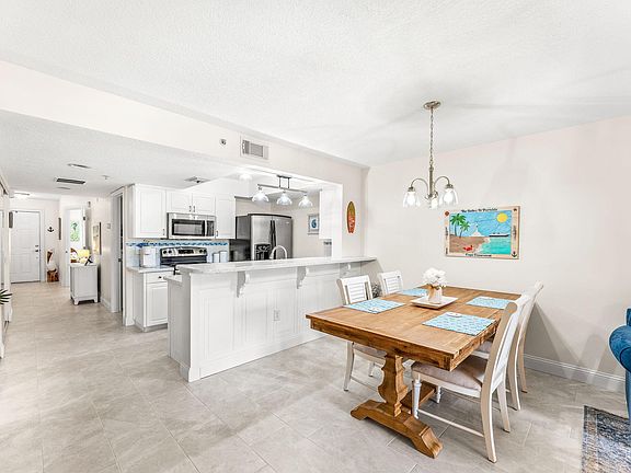5th image of 606 Shorewood Dr Unit C202
