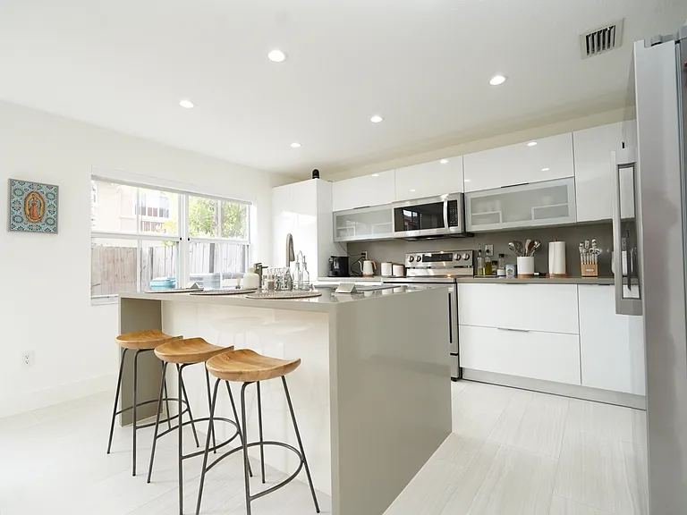 15240 SW 31st St — Photo 25
