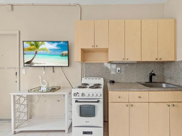 301 86th St, Miami Beach, FL