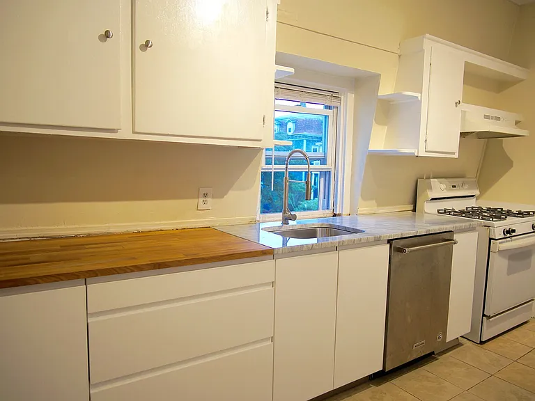 137 Sutton St #2A — Photo 8