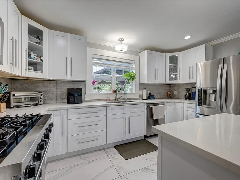 5205 Irvington Blvd — Photo 3
