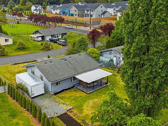 4th image of 16805 9th Avenue E