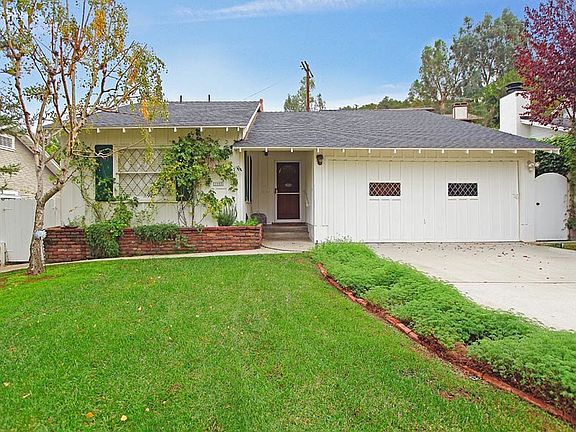 3rd image of 3652 Lankershim Blvd