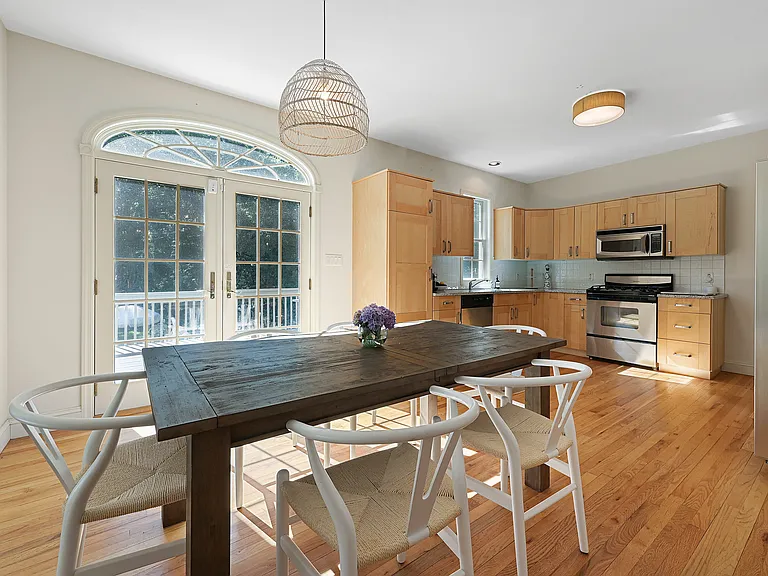 White Oak Ln — Photo 8