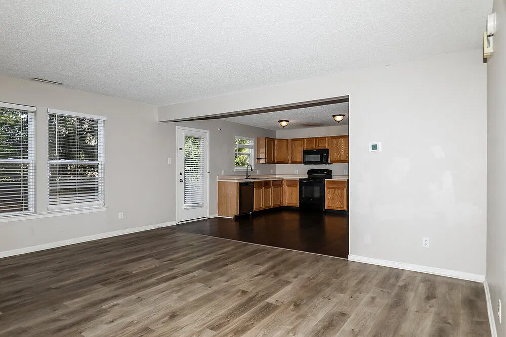 3 bed, 2.5 bath, 1792 sqft, $1,915 — Photo 4