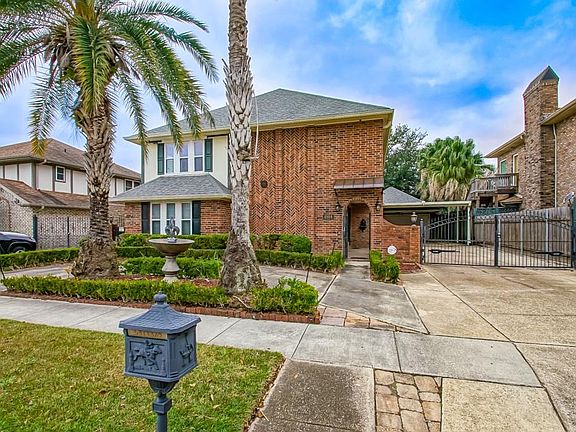 2nd image of 4804 Chateau Dr