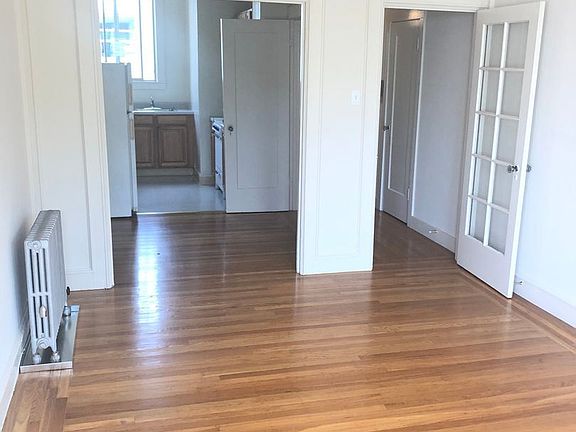 4th image of 1626 Chestnut St #8