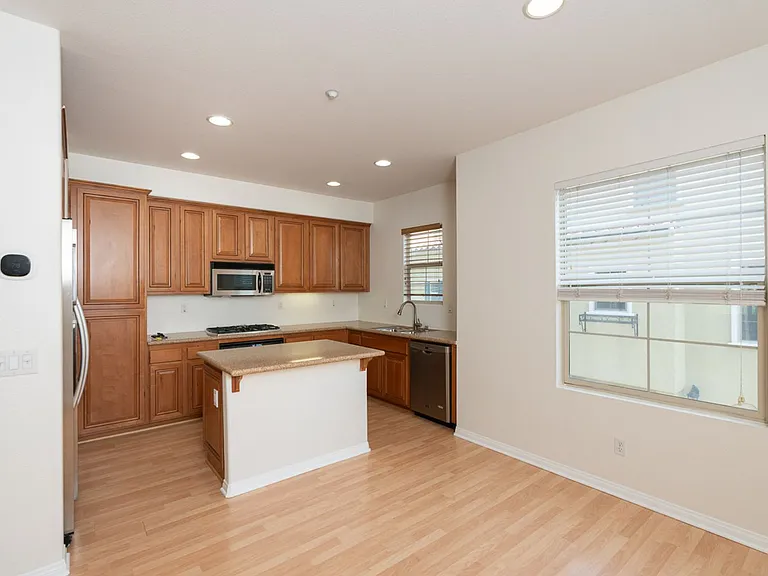 2656 Escala Cir — Photo 6