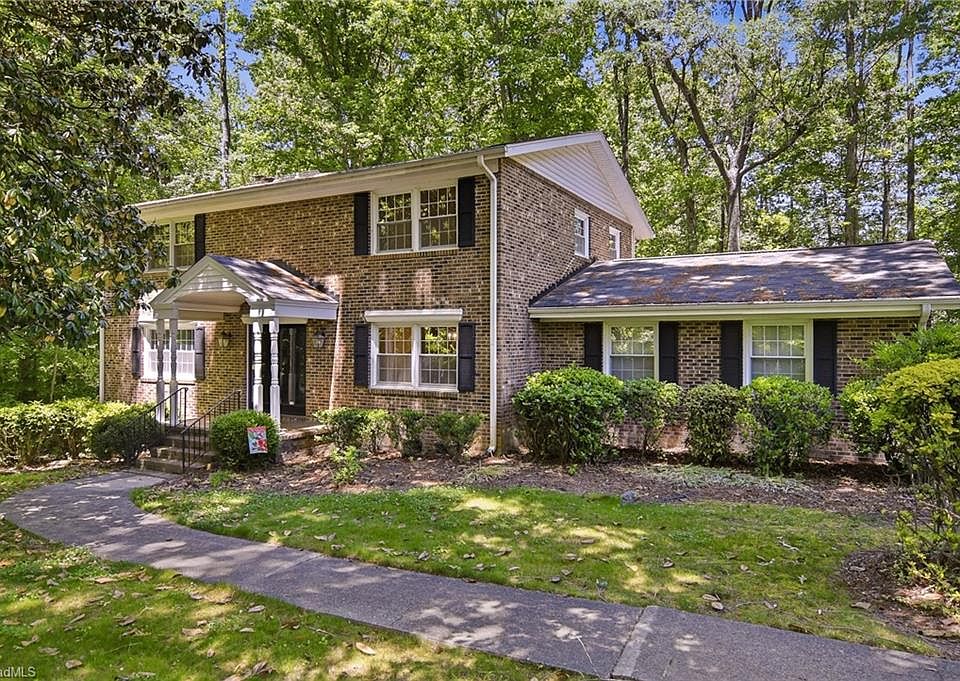 1st image of 2621 W Woodlyn Way