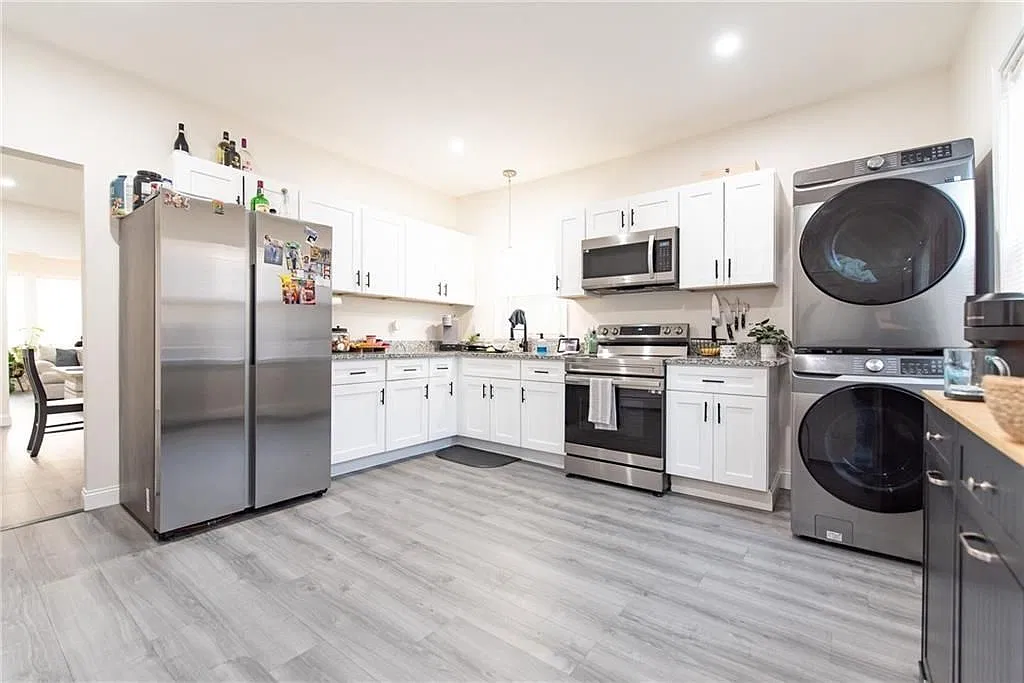 2 bed, 1.0 bath, 1140 sqft, $2,000 — Photo 1