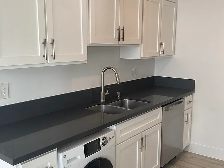Livingston Place — Photo 11