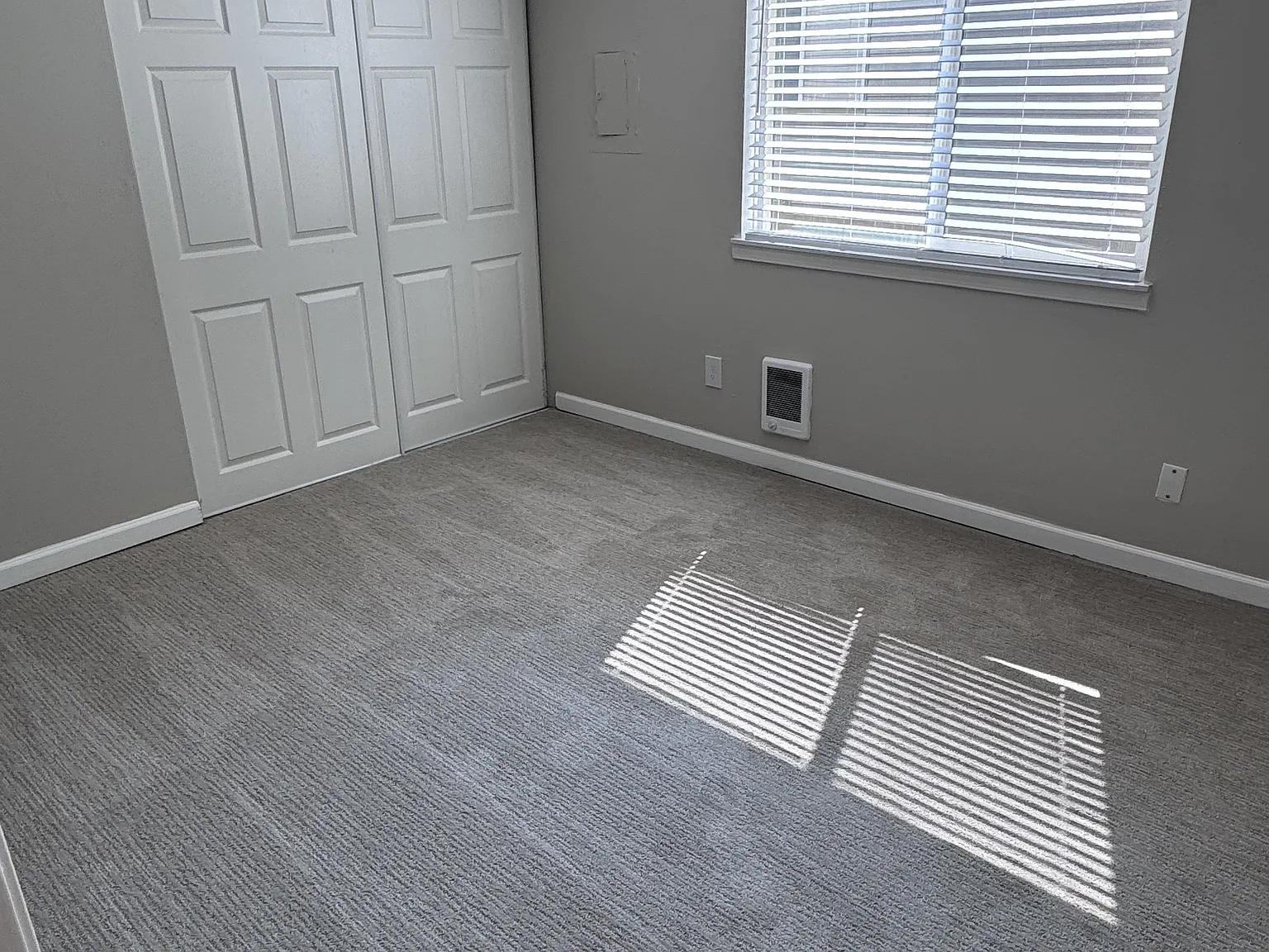Somerset West Apartments — Photo 4