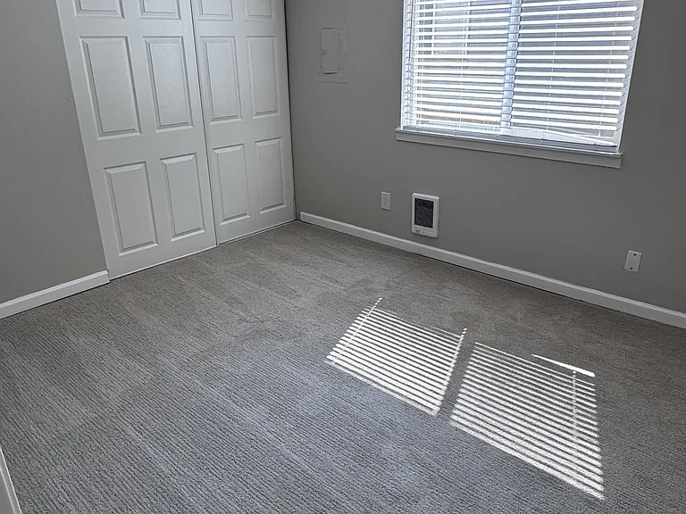 Somerset West Apartments — Photo 4
