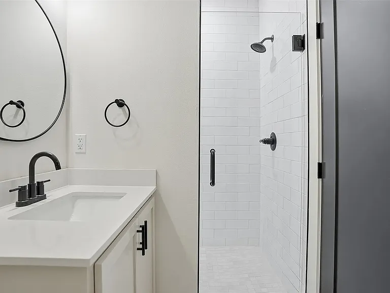 1435 N Main St #B — Photo 35