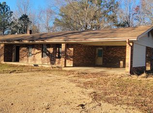 2110 Scarce Creek Rd, Lexington, TN 38351