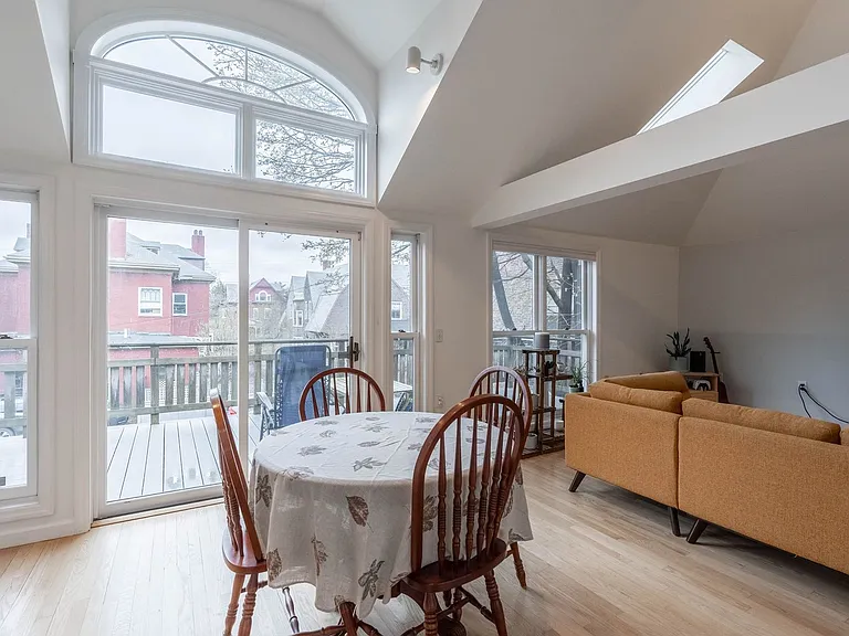 208-210 Vaughan Street — Photo 16