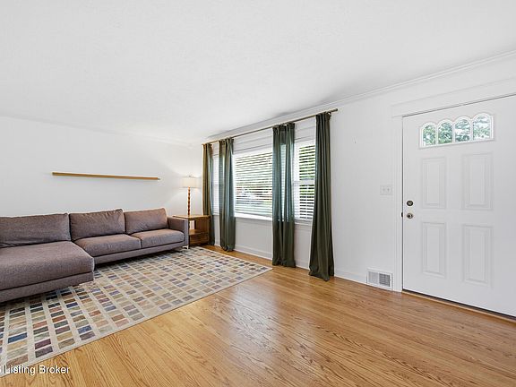 4th image of 2602 Lynnbrook Ct