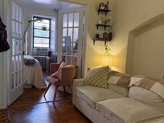 5th image of 530 W 50th St APT 3A