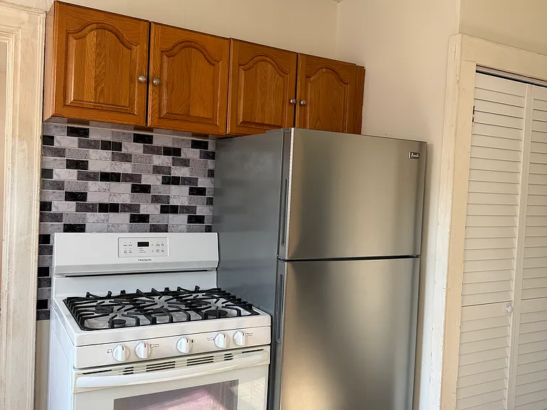 31 Lucy St #3 — Photo 2