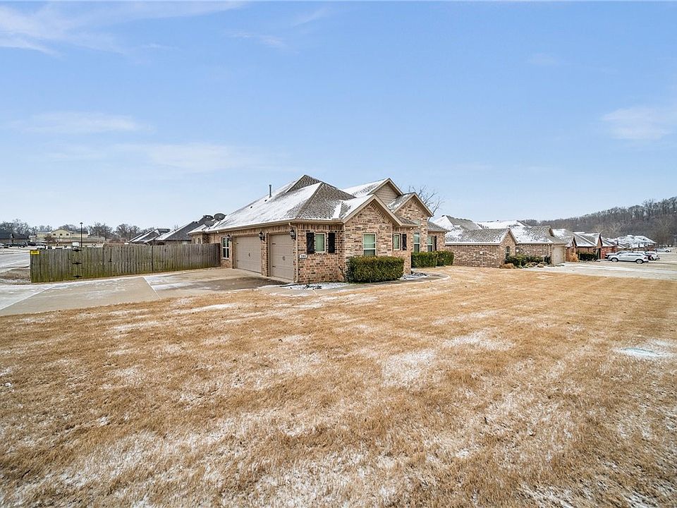 1st image of 200 Pebble Beach Dr