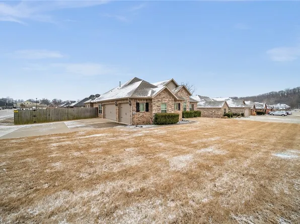 200 Pebble Beach Dr, Cave Springs, AR 72718