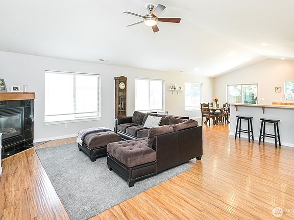 3rd image of 1744 Kobe Court