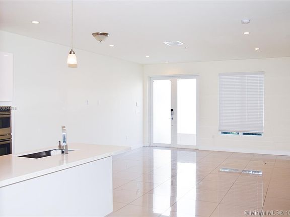 5th image of 6310 NW 103rd Pl APT 104