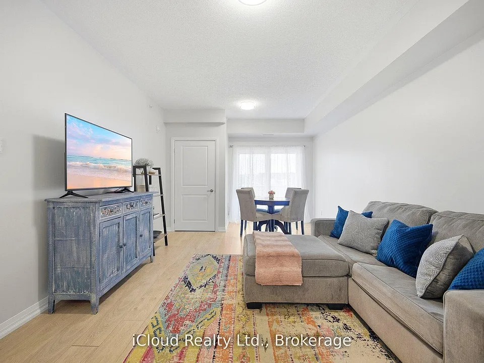 295 Cundles Rd E #208