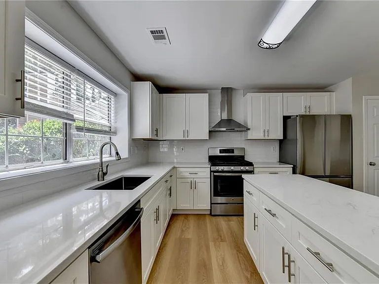 340 Waddington Trl — Photo 23