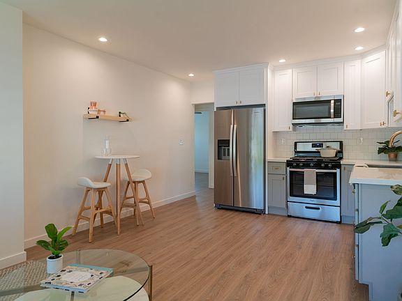 2nd image of 3800 Albright Ave #3814