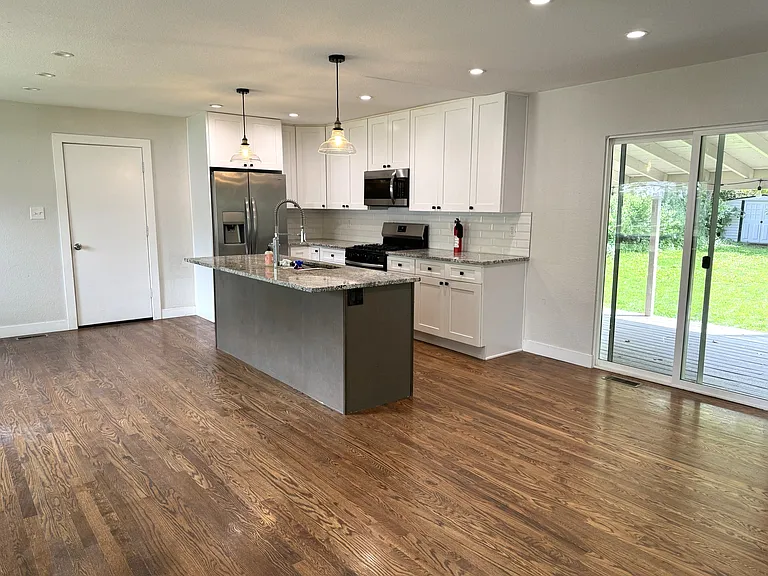 4586 E Dartmouth Ave — Photo 16