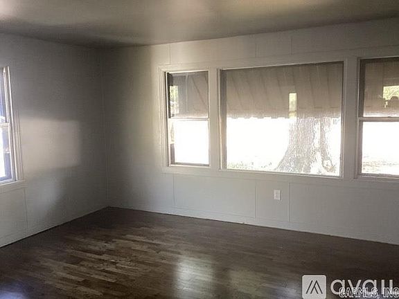2nd image of 1420 Washington St
