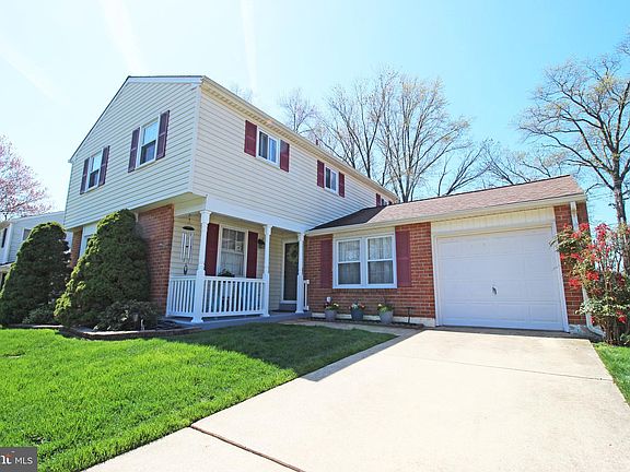 3rd image of 3419 N Rockfield Dr
