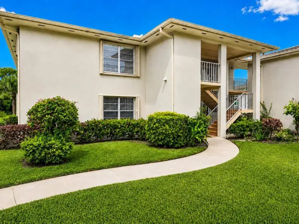1 Lake Vista Trl APT 207, Port Saint Lucie, FL 34952