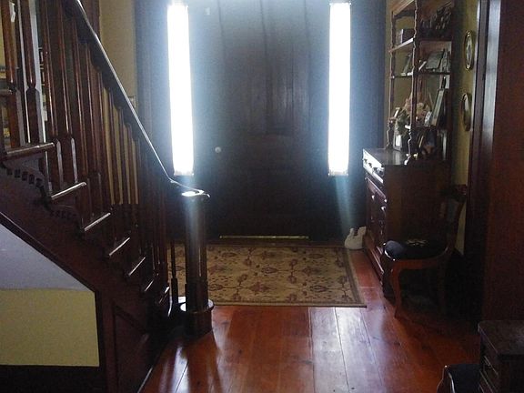 3rd image of 1113 Main St