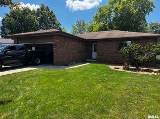 5 Hollybrook Dr, Springfield, IL 62702