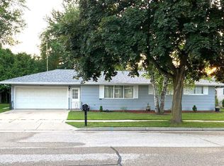 440 Jerelyn Ct, Combined Locks, WI 54113