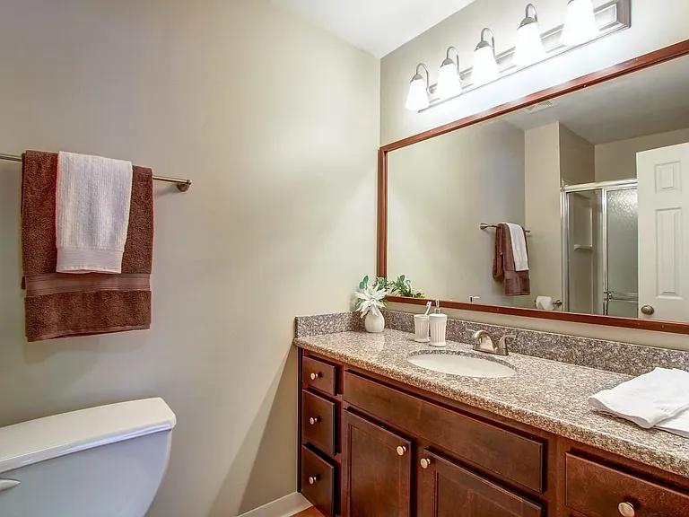 Liberty Hill Apartments — Photo 31