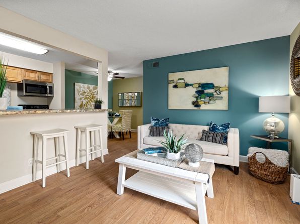 Collins Crossing | 501 Jones Ferry Rd, Carrboro, NC