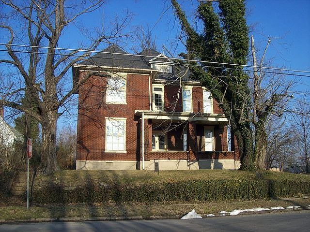 1st image of 314 N 1st St